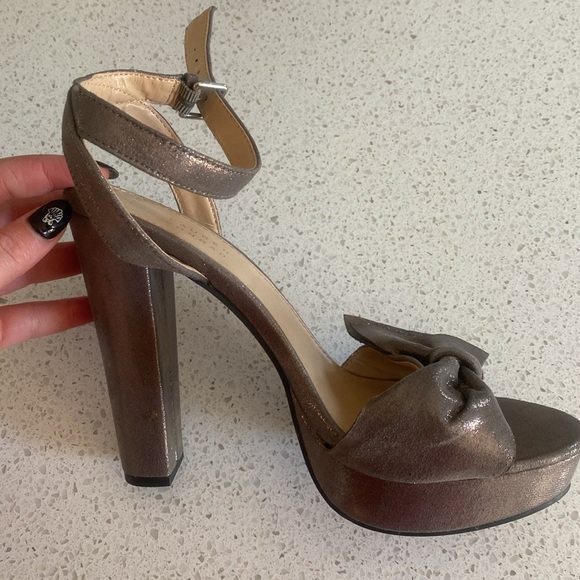 Lauren Conrad heels - Picture 2 of 6